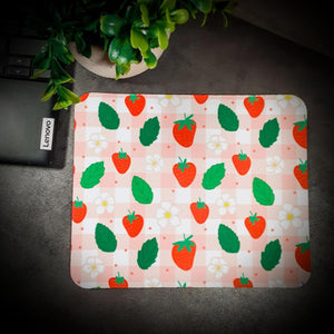 Gingham Strawberry & Daisies Mouse Pad Mouse Pad