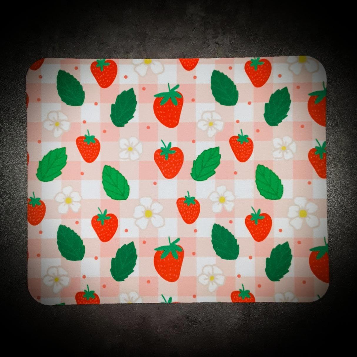 Gingham Strawberry & Daisies Mouse Pad Mouse Pad